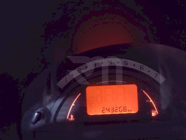 0100210833_18