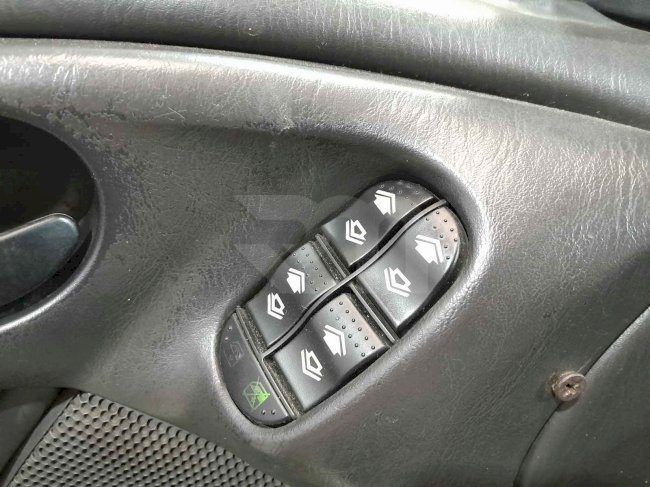1100303879_07