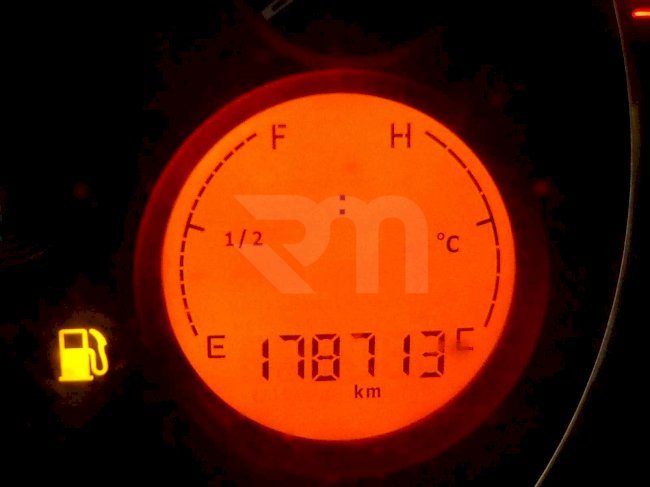 0100207792_26