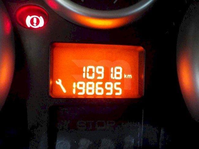 0100207905_19