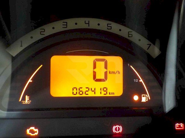 0400114735_25