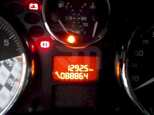 0100208323_18