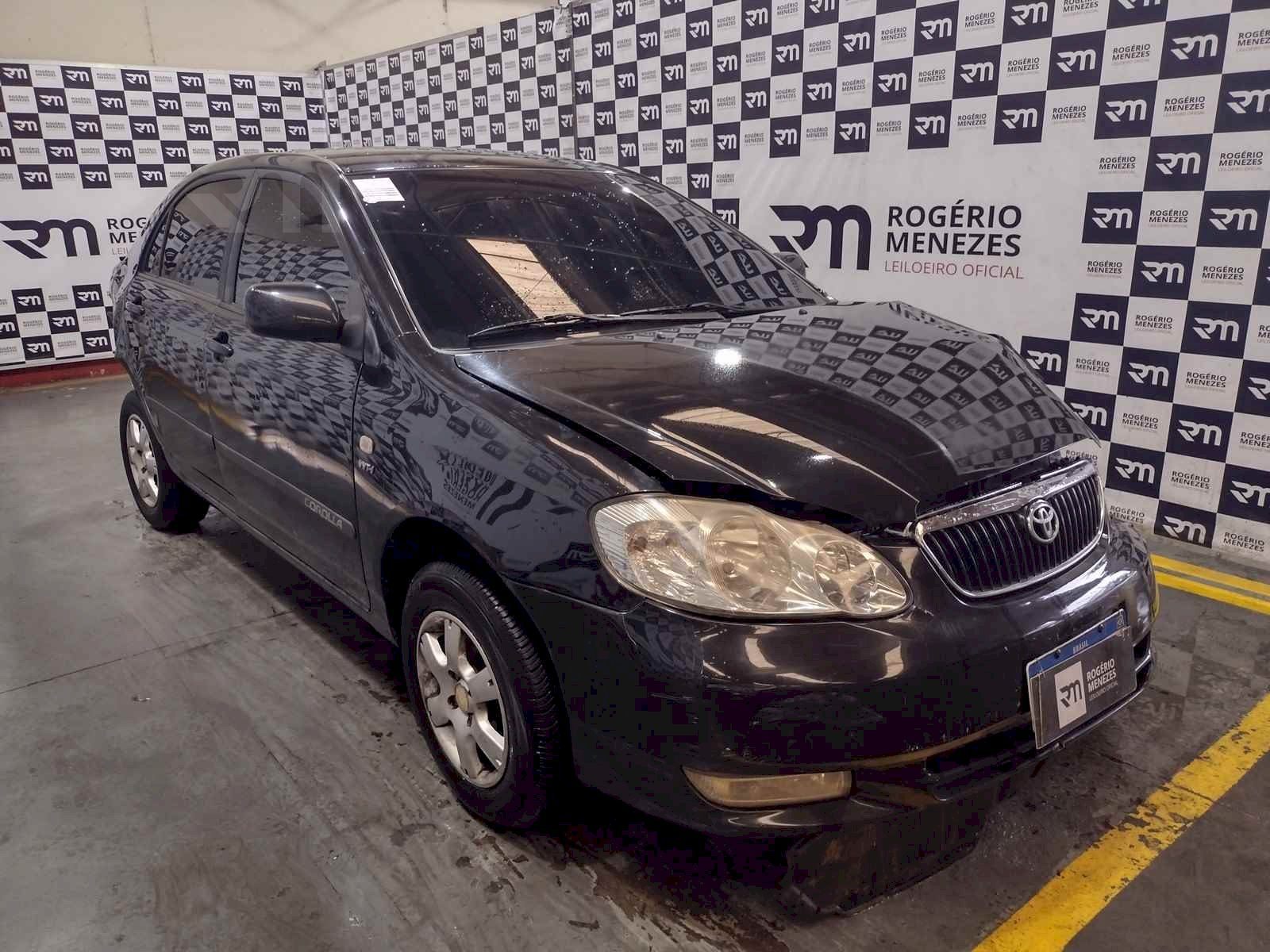 GUERRILLAZINE　A/W 2004-05 TOYOTA COROLLA 2004/2004 GASOLINA | Rogério Menezes