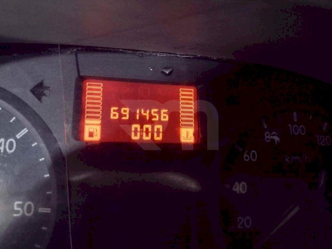 0100209875_06